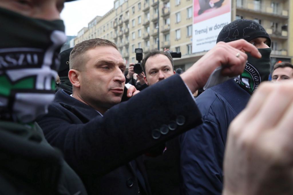 Gegen den polnischen Rechtsaktivisten Robert Bakiewicz gab es ein Urteil wegen Nötigung. (Archivbild) - Foto: Tomasz Gzell/PAP/dpa
