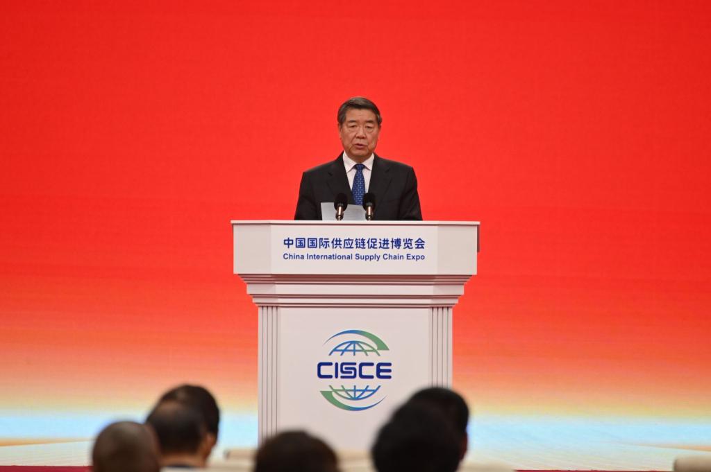 Chinas Vize-Ministerpräsident sprach von einer zunehmenden Turbulenz in der Welt. - Foto: Johannes Neudecker/dpa