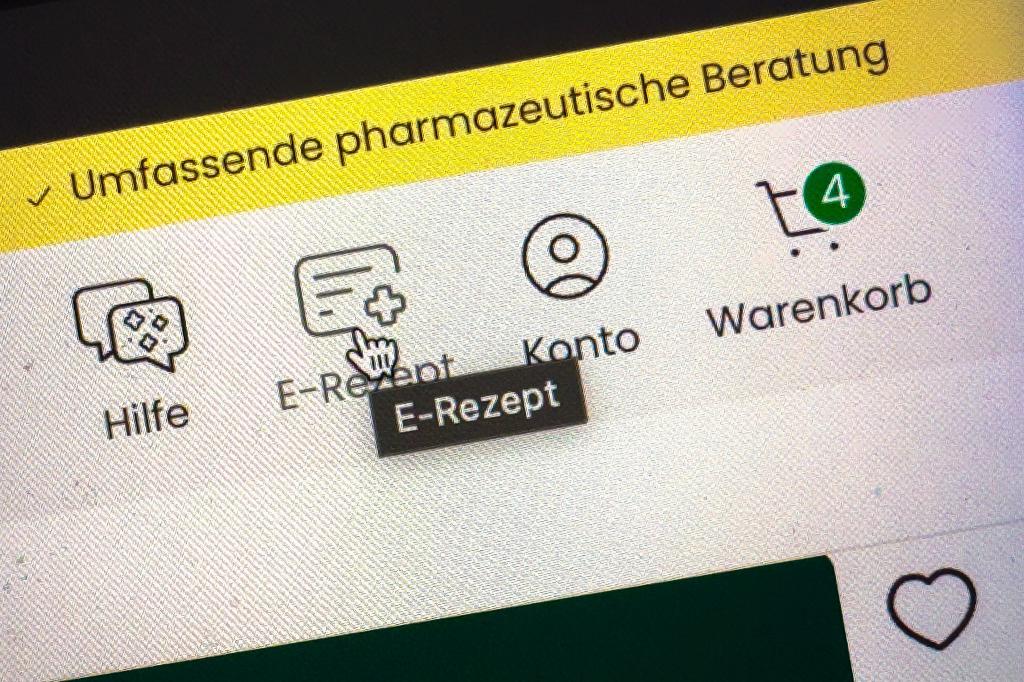 Medikamente kann man auch im Internet bestellen. (Symbolbild) - Foto: Peter Kneffel/dpa