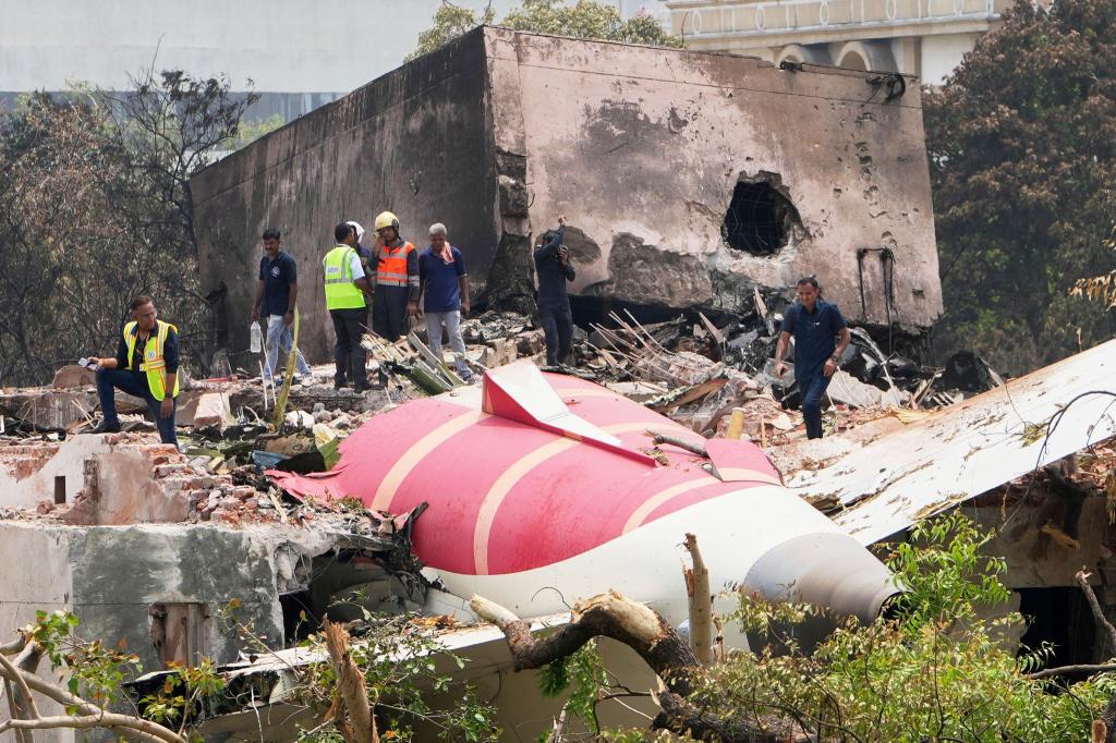 Der Absturz der Boeing 787 der Air India wird untersucht. (Archivbild) - Foto: Ajit Solanki/AP/dpa
