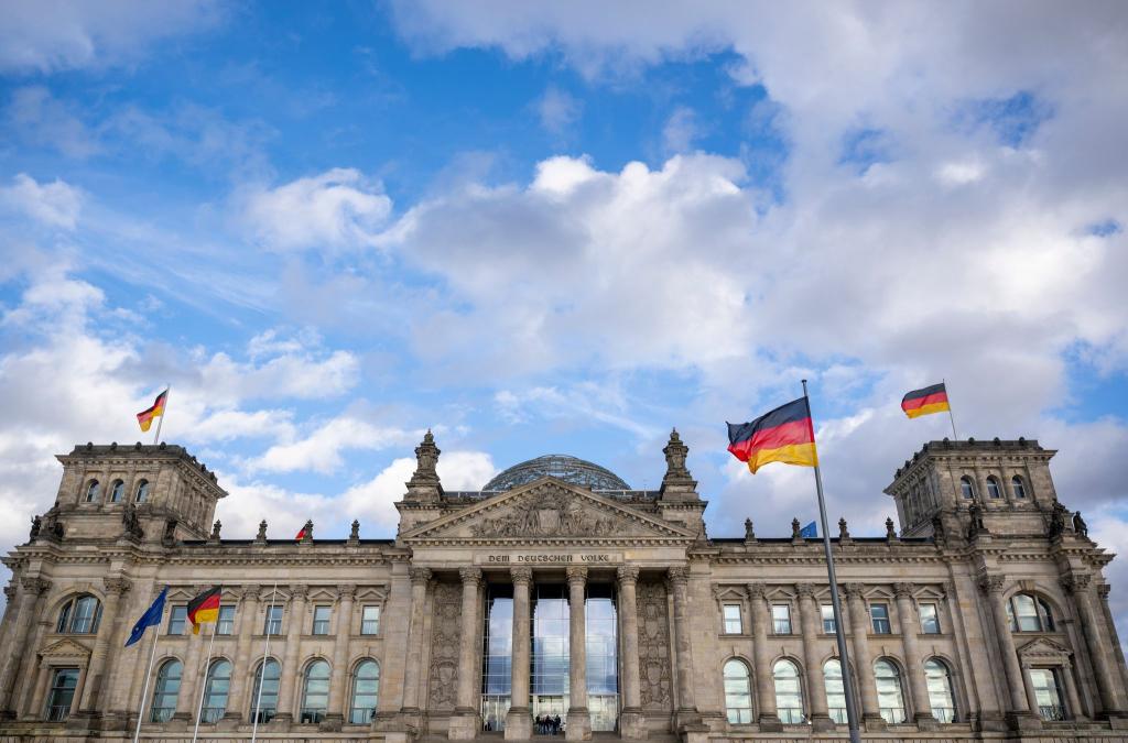 Eine Sondersitzung mit neuem Anlauf zur Richterwahl wird es vorerst nicht geben. - Foto: Monika Skolimowska/dpa
