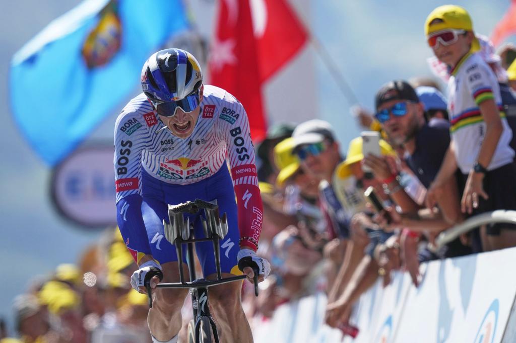 Florian Lipowitz überzeugte auch beim Bergzeitfahren. - Foto: Thibault Camus/AP/dpa