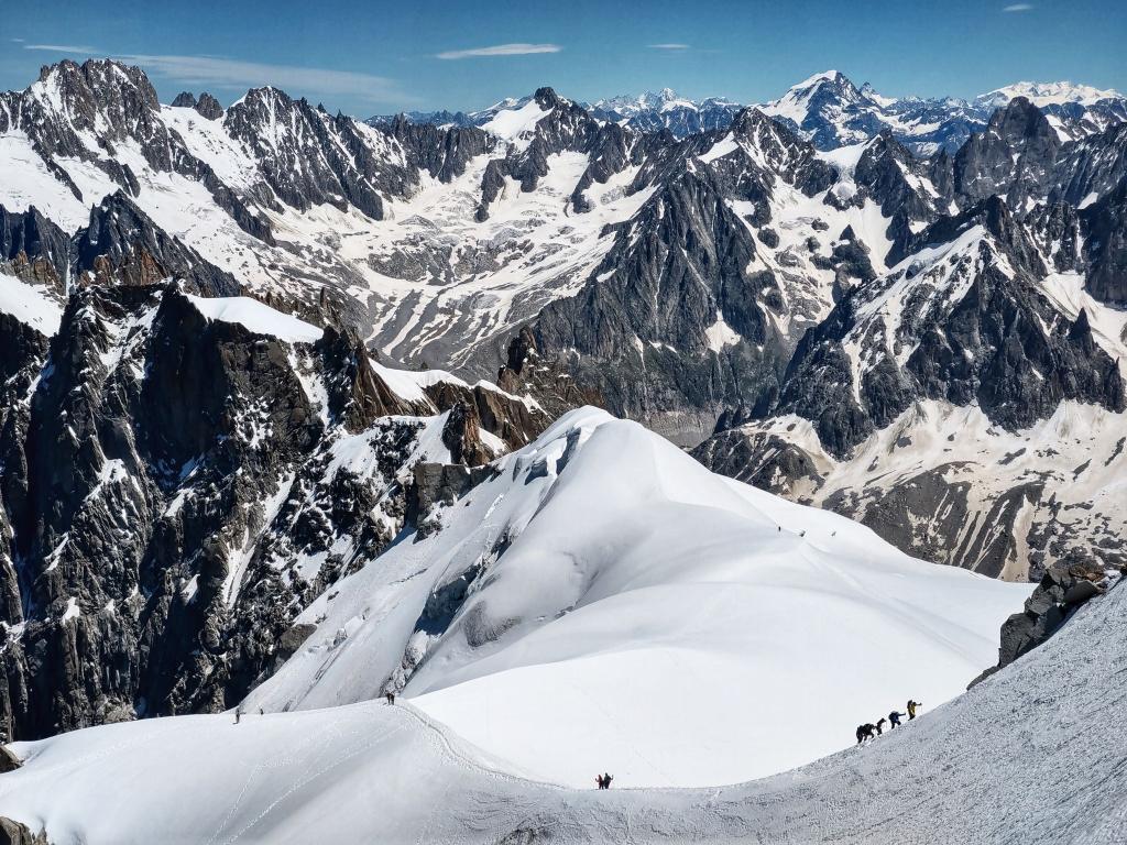 Immer wieder kommen im Mont-Blanc-Massiv Alpinisten ums Leben. (Archivbild) - Foto: Sachelle Babbar/ZUMA Wire/dpa