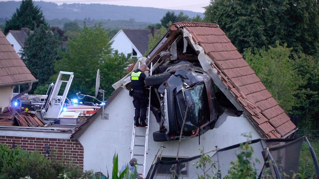 Mehrere Menschen sind verletzt worden. - Foto: Torben Kipp/Nordwestmedia-TV/dpa