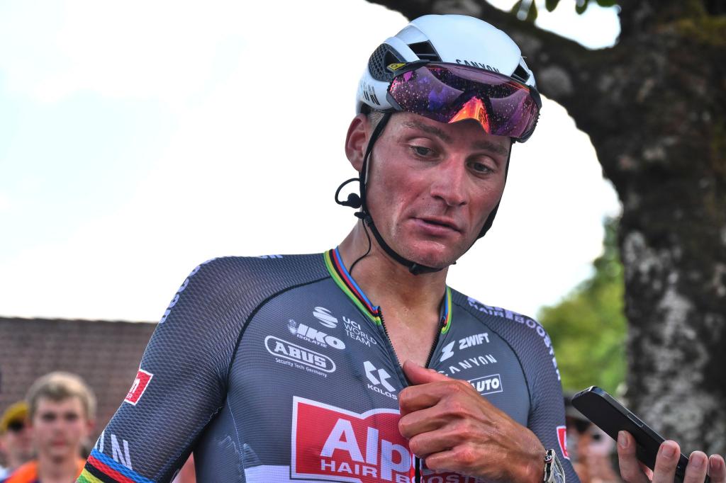 Der Niederländer Mathieu van der Poel musste bei der Tour de France wegen einer Lungenentzündung aufgeben. - Foto: Marco Bertorello/Pool AFP/AP/dpa