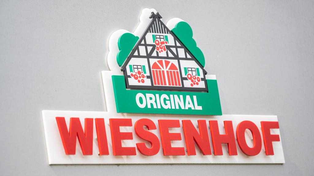 Vegetarische Würste von Wiesenhof sind wegen einer Verunreinigung zurückgerufen worden. (Archivbild) - Foto: Mohssen Assanimoghaddam/dpa