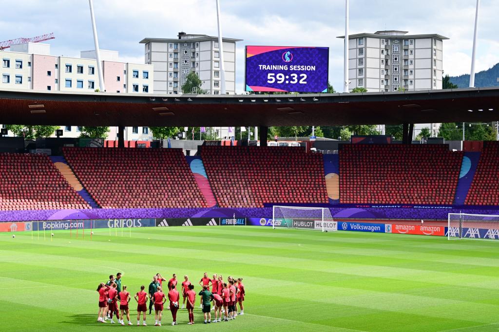 Abschlusstraining der FB-Frauen im Letzigrund. - Foto: Sebastian Christoph Gollnow/dpa