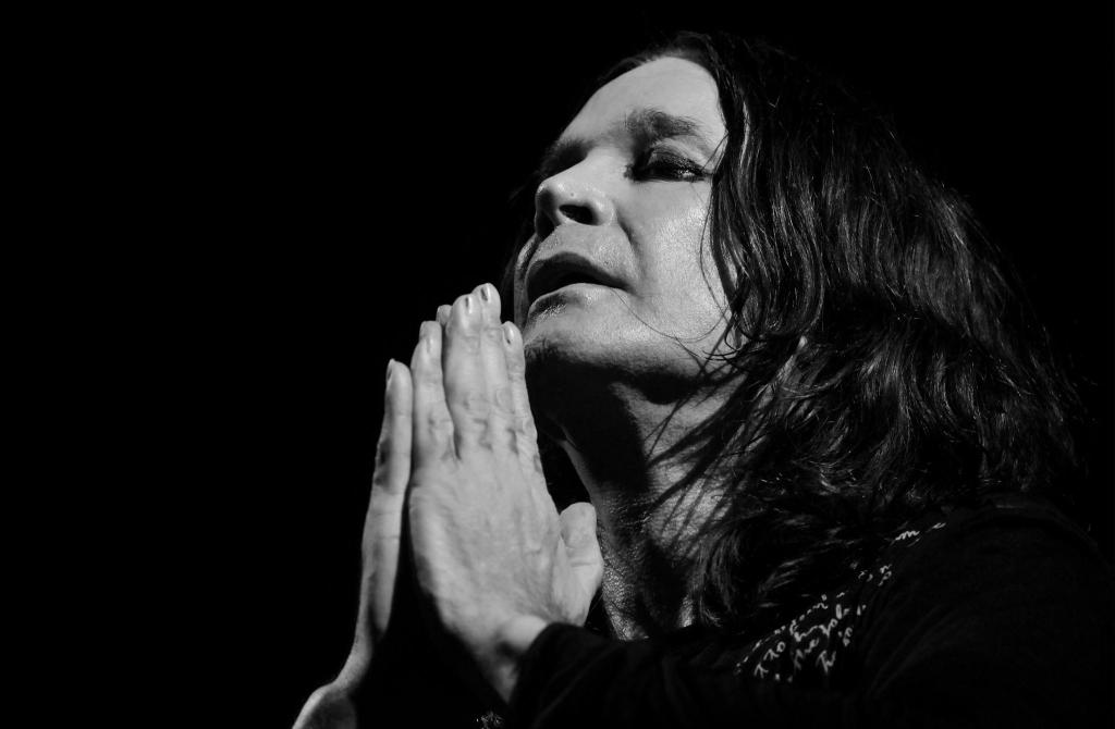 Erst vor wenigen Wochen stand er mit Black Sabbath ein letztes Mal auf der Bühne. Nun ist Ozzy Osbourne gestorben. (Foto von 2010) - Foto: Roni Rekomaa/Lehtikuva/dpa