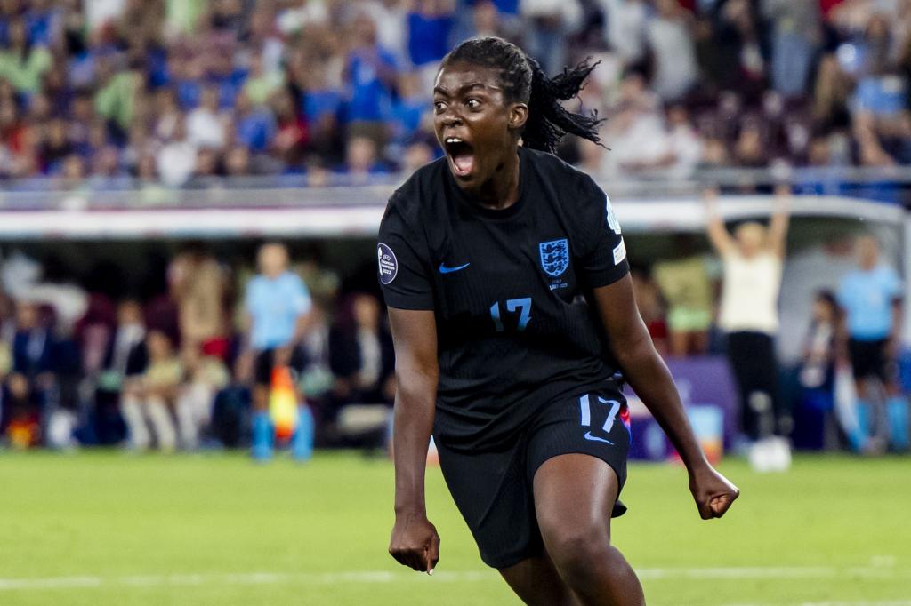 Rettete England mit ihrem Tor in die Verlängerung: Michelle Agyemang. - Foto: Jean-Christophe Bott/KEYSTONE/dpa