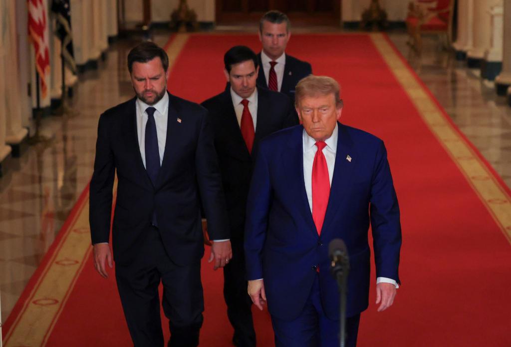 «Heute ist Tag 61» - Trump und sein Team treten nach den Angriffen auf den Iran vor die Kameras. (Archivbild) - Foto: Carlos Barria/Reuters Pool via AP/dpa