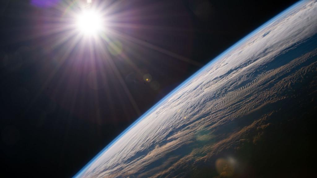 Ab dem 24. Juli verbraucht die Menschheit mehr natürliche Ressourcen, als die Erde in einem Jahr regenerieren kann. (Archivbild) - Foto: NASA/dpa