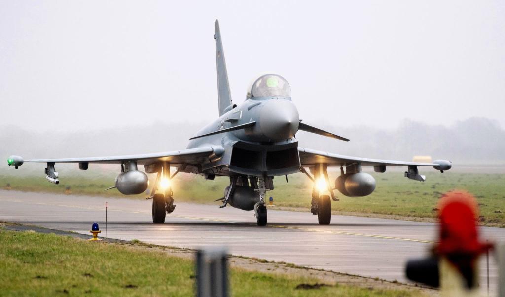 Der Eurofighter wurde gemeinsam von Deutschland, Großbritannien, Spanien und Italien entwickelt. (Symbolfoto) - Foto: Hauke-Christian Dittrich/dpa