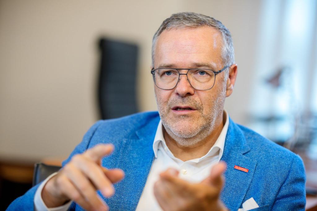 Der Handwerkspräsident sieht die sozialen Sicherungssysteme in ernsthaften Schwierigkeiten. - Foto: Michael Kappeler/dpa