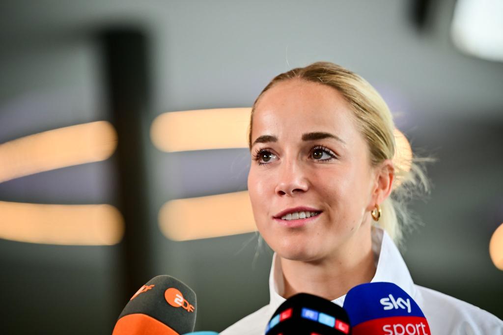 Sieht die Zukunft positiv: DFB-Kapitänin Giulia Gwinn. - Foto: Sebastian Christoph Gollnow/dpa