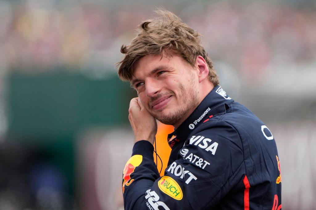 Max Verstappen hat bei Red Bull noch einen Vertrag bis 2028. (Archivbild) - Foto: Darko Bandic/AP/dpa