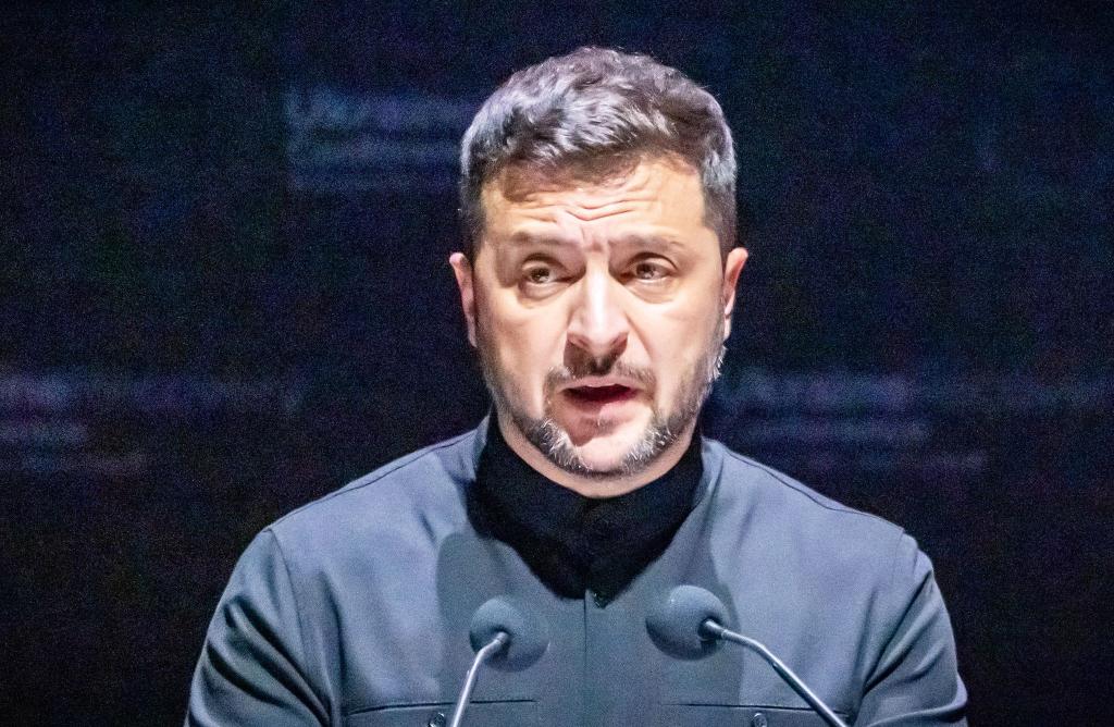 Nach wenigen Tagen rudert der ukrainische Präsident Wolodymyr Selenskyj zurück und will mit einem neuen Gesetz die Vollmachten von Korruptionsbekämpfern wiederherstellen. (Archivbild) - Foto: Michael Kappeler/dpa