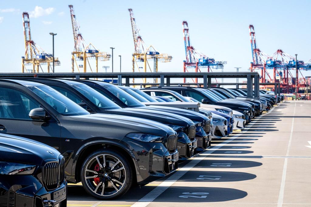 Autos und Fahrzeugteile machen ein Fünftel des deutschen Exports in die USA aus. (Archivbild) - Foto: Sina Schuldt/dpa
