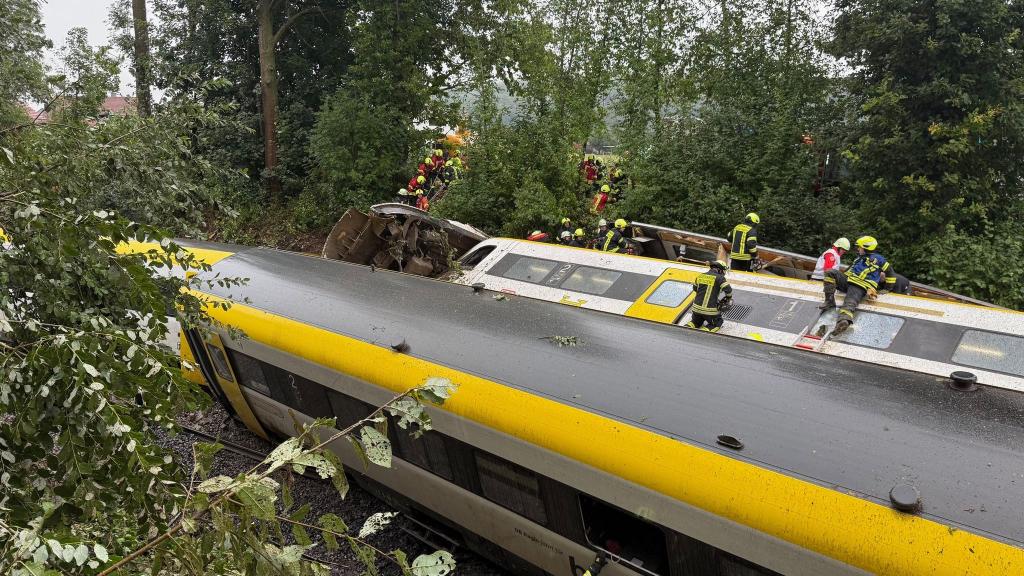 In Baden-Württemberg ist ein Personenzug entgleist. - Foto: Thomas Warnack/dpa