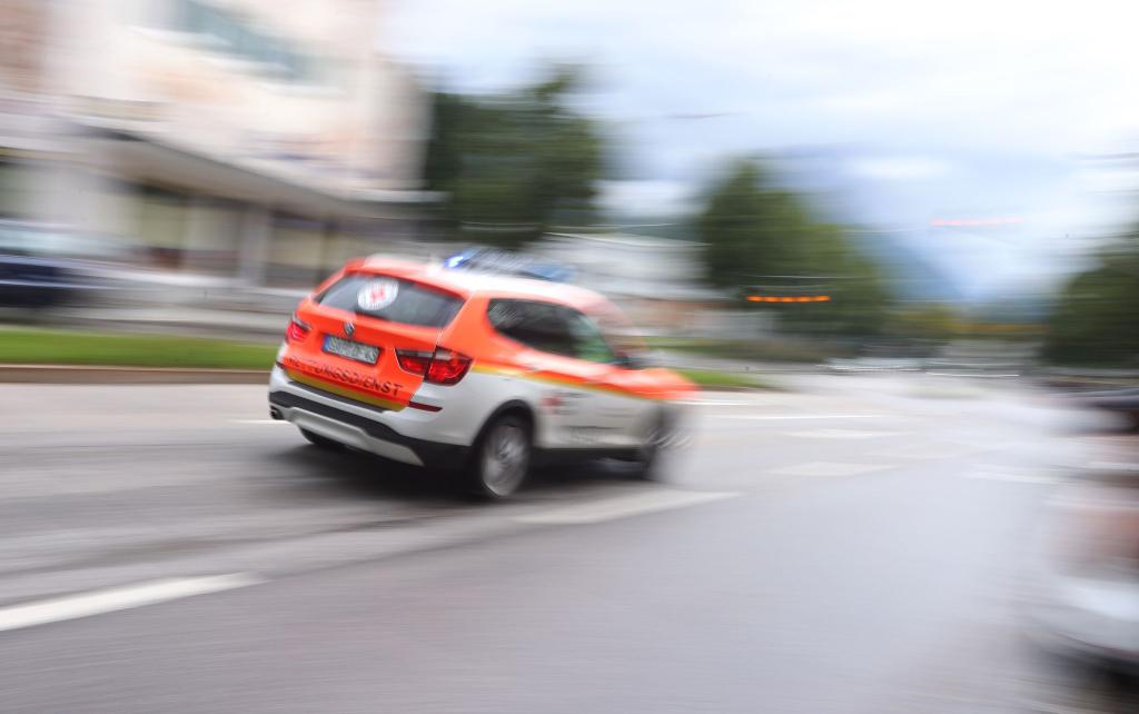 Ein Notarzt konnte nur noch den Tod des Neugeborenen feststellen. (Symbolbild) - Foto: Karl-Josef Hildenbrand/dpa