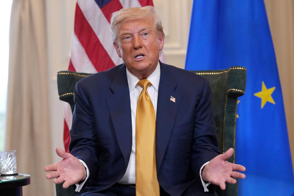 Der Handelsdeal zwischen den USA und der EU wurde in Deutschland eher verhalten aufgenommen. - Foto: Jacquelyn Martin/AP/dpa