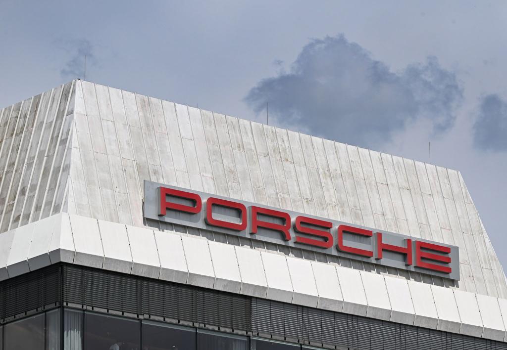 Der Porsche-Gewinn ist eingebrochen. (Archvibild) - Foto: Bernd Weißbrod/dpa