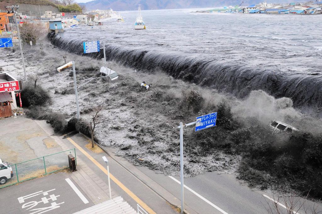 Ein Erdbeben und ein Tsunami sorgten im März 2011 für den Super-GAU im Atomkraftwerk Fukushima. - Foto: Aflo / Mainichi Newspaper/AFLO/EPA/dpa