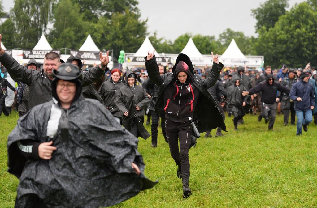 Das Wacken Open Air nimmt Fahrt auf. - Foto: Marcus Brandt/dpa
