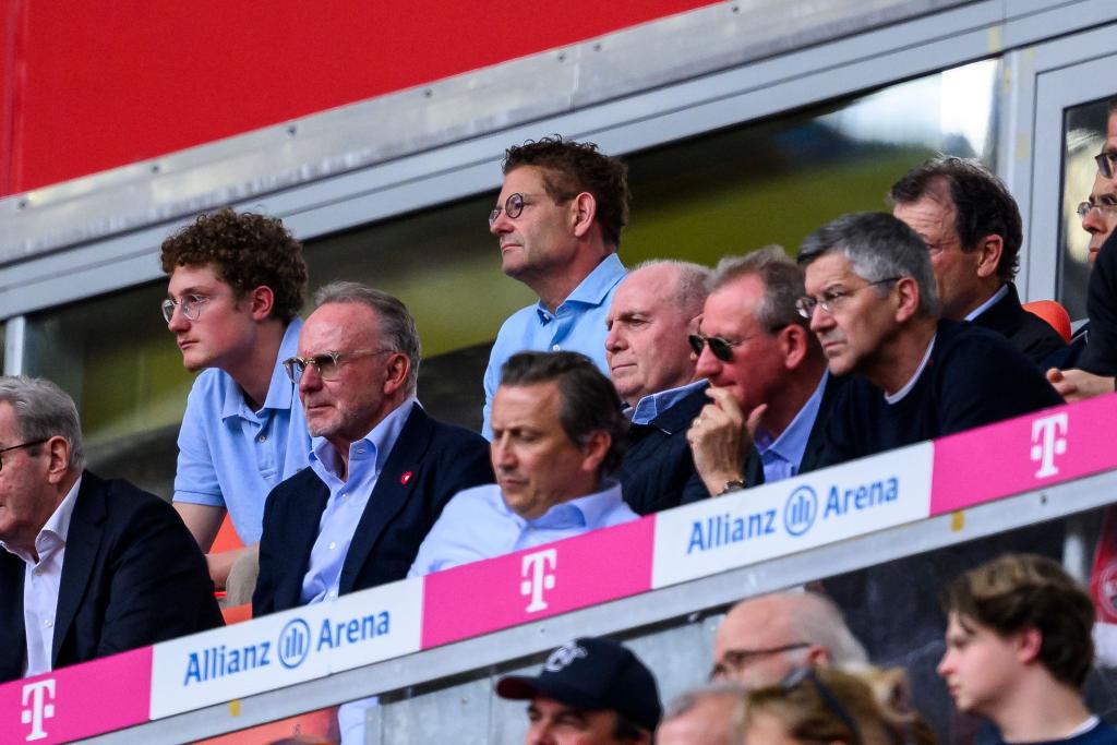 In der Bundesliga sind die meisten Spitzenjobs an Männer vergeben. - Foto: Tom Weller/dpa