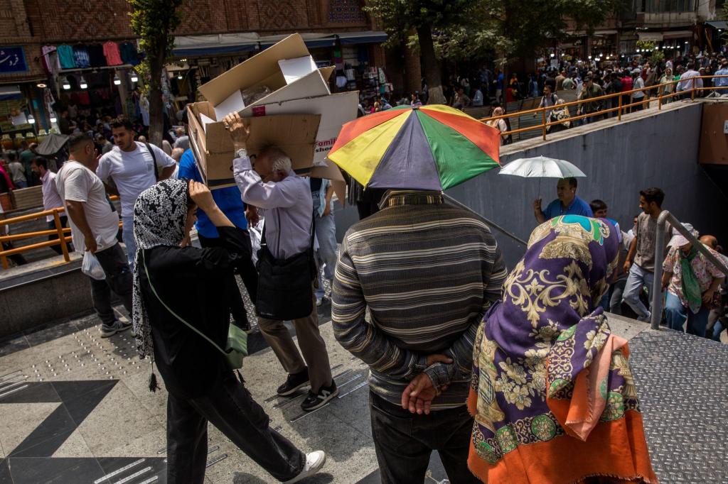 Unerträglich heiß ist es in Teilen des Iran. - Foto: Alireza Masoumi/ISNA/dpa