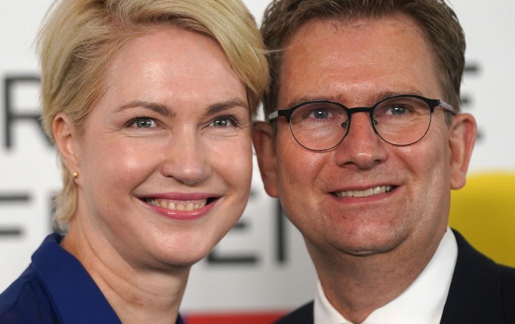 Seit 25 Jahren verheiratet: Schwesig und ihr Ehemann Stefan. (Archivbild) - Foto: Marcus Brandt/dpa