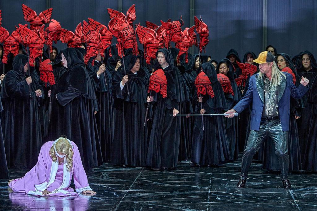 Eine Szene aus der Oper «Götterdämmerung». - Foto: Enrico Nawrath/Bayreuther Festspiele/dpa