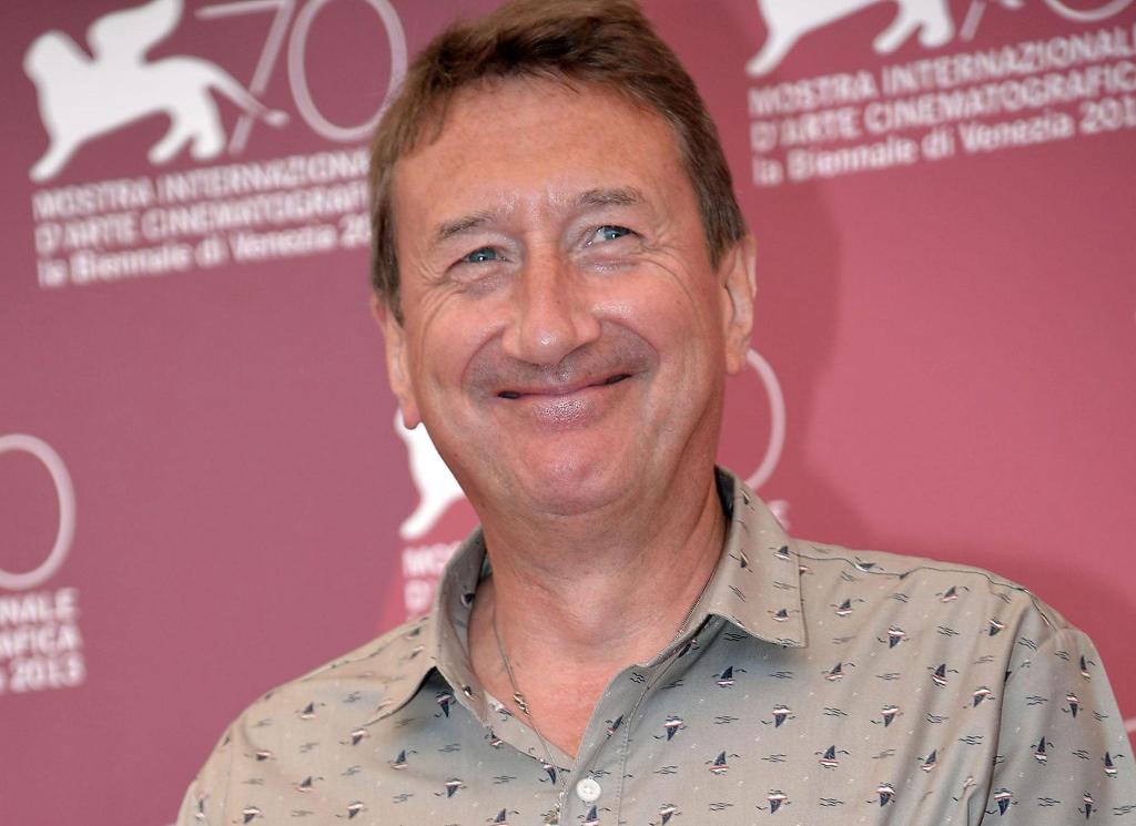 Der neue James-Bond-Drehbuchautor Steven Knight ist vor allem als Schöpfer der Hitserie «Peaky Blinders» bekannt. - Foto: picture alliance / dpa