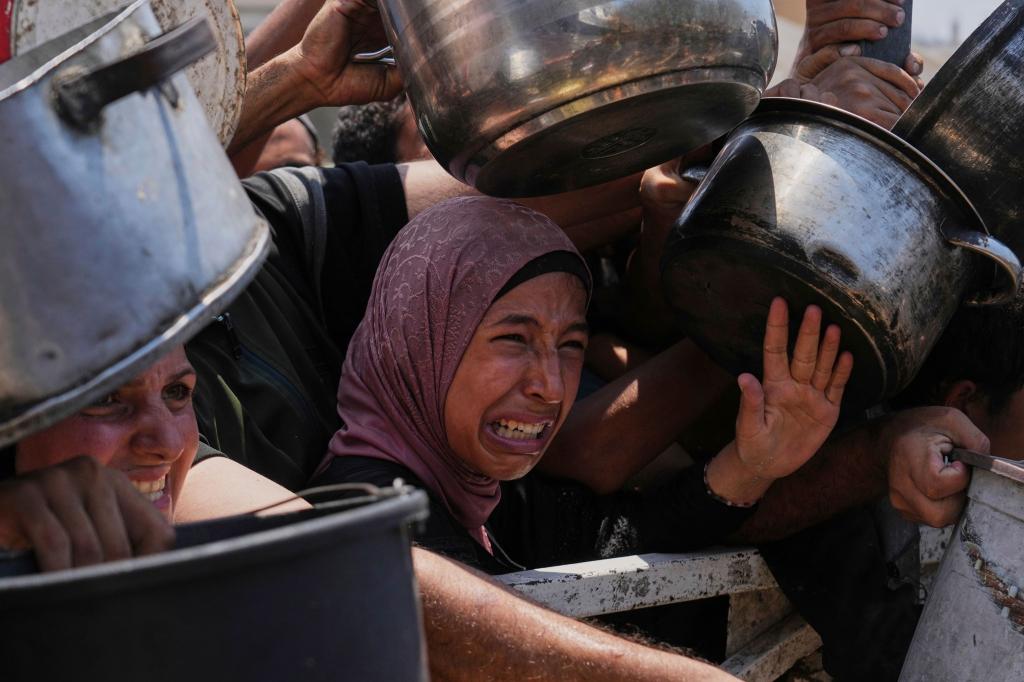 Hilfsorganisationen warnen vor einer Hungersnot im Gazastreifen. - Foto: Abdel Kareem Hana/AP/dpa