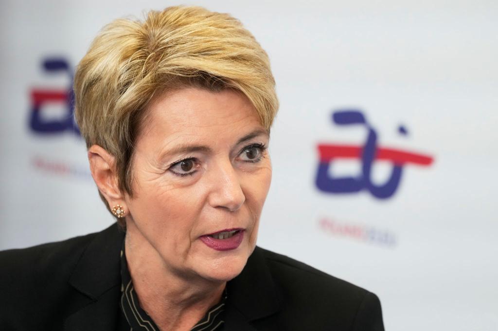 Großes Bedauern über US-Zölle: Bundespräsidentin Keller-Sutter. (Archivbild) - Foto: Czarek Sokolowski/AP/dpa