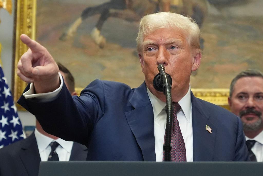Trump zu Medwedew: Ich lasse Atom-U-Boote verlegen - Foto: Jacquelyn Martin/AP/dpa