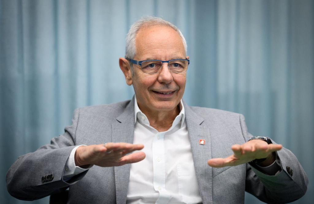 Vassiliadis sieht die Flexibilität der Arbeitszeiten in der Industrie ausgereizt. - Foto: Bernd von Jutrczenka/dpa