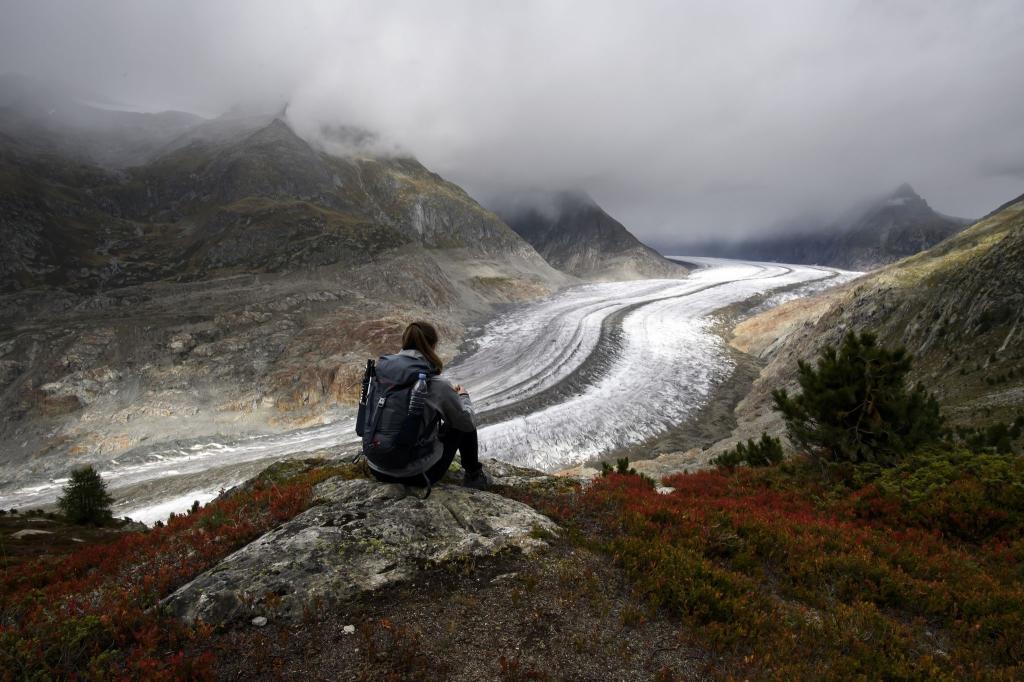 Seit Ende Juni geht es bei der Schmelze schon an die Substanz der Gletscher. (Archivbild) - Foto: Anthony Anex/KEYSTONE/dpa