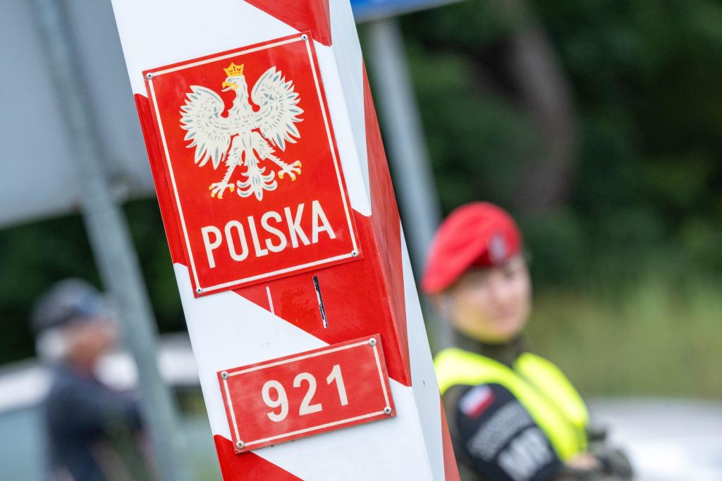 Polen will die Kontrollen an der Grenze zu Deutschland verlängern. (Archivbild) - Foto: Stefan Sauer/dpa