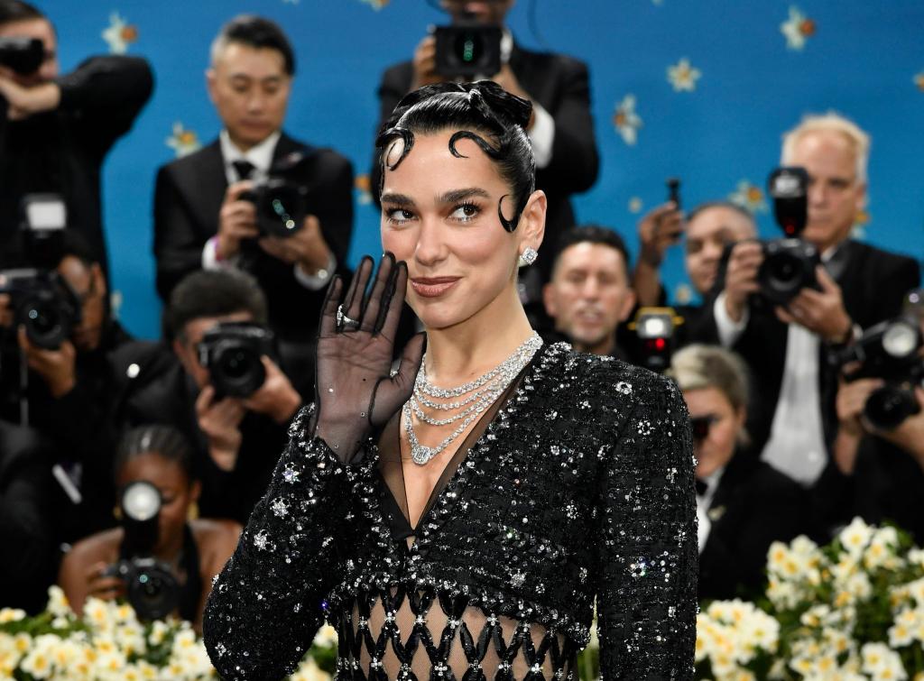 Popstar Dua Lipa ist jetzt auch kosovarische Staatsangehörige. (Archivbild) - Foto: Evan Agostini/Invision/AP/dpa