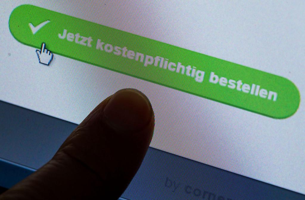 Manche Angebote sind das Werk von Betrügern. (Illustration) - Foto: Jens Büttner/dpa