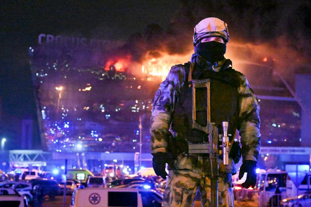 Wegen des Terroranschlags auf eine Konzerthalle in Moskau stehen vier mutmaßliche Hauptattentäter und viele Komplizen vor Gericht. (Archivbild) - Foto: Dmitry Serebryakov/AP