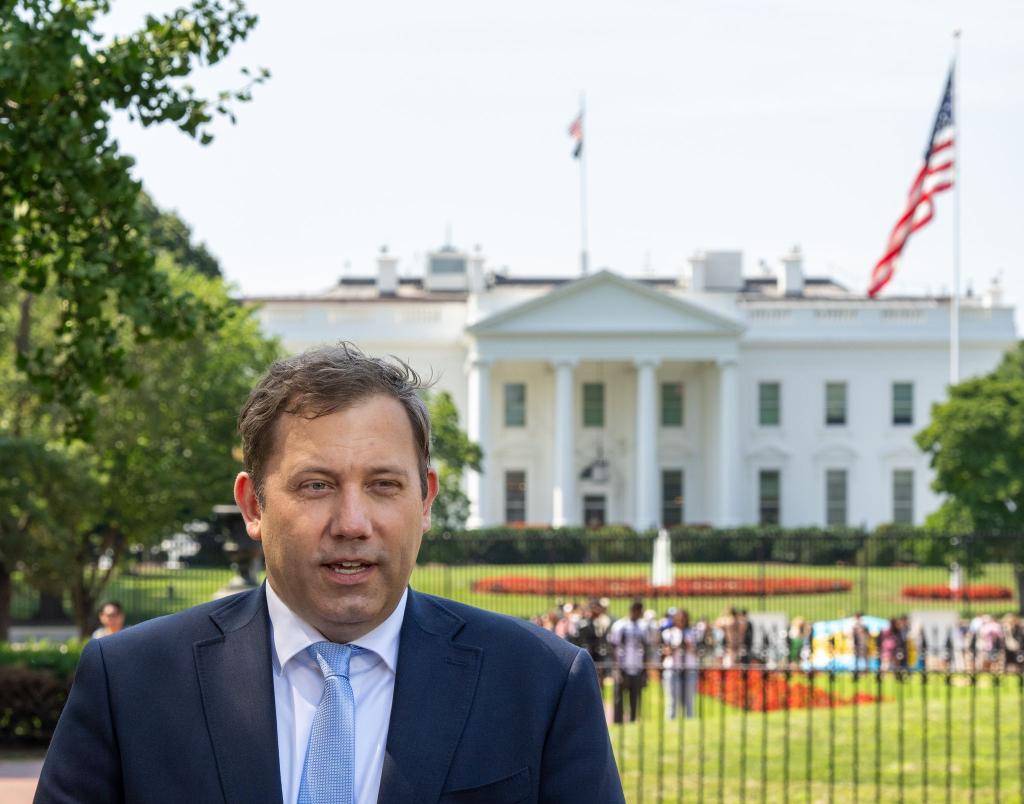 Klingbeil war zum Antrittsbesuch bei seinem US-Amtskollegen. - Foto: Soeren Stache/dpa
