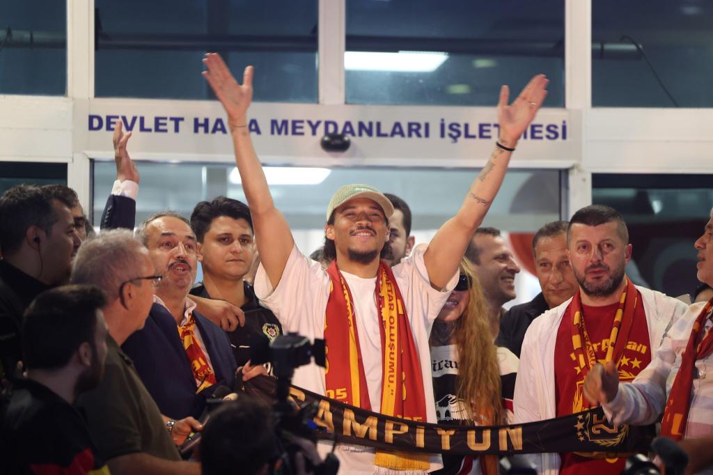 Leroy Sané ist einer der hochkarätigen Neuzugänge von Galatasaray Istanbul - Foto: Murat Akbas/dpa