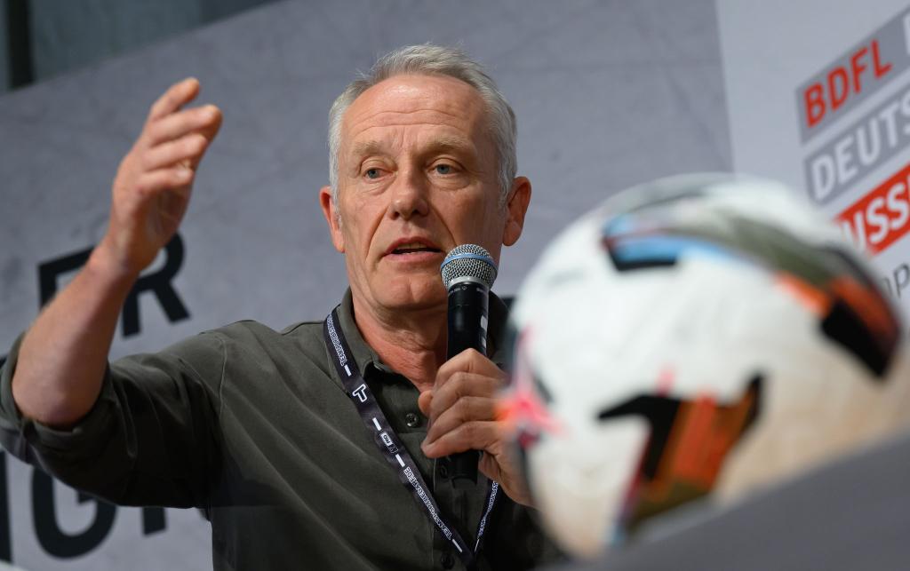 Ex-Bundesliga-Trainer Christian Streich mit einem Plädoyer für Nachwuchsfußballer. - Foto: Hendrik Schmidt/dpa