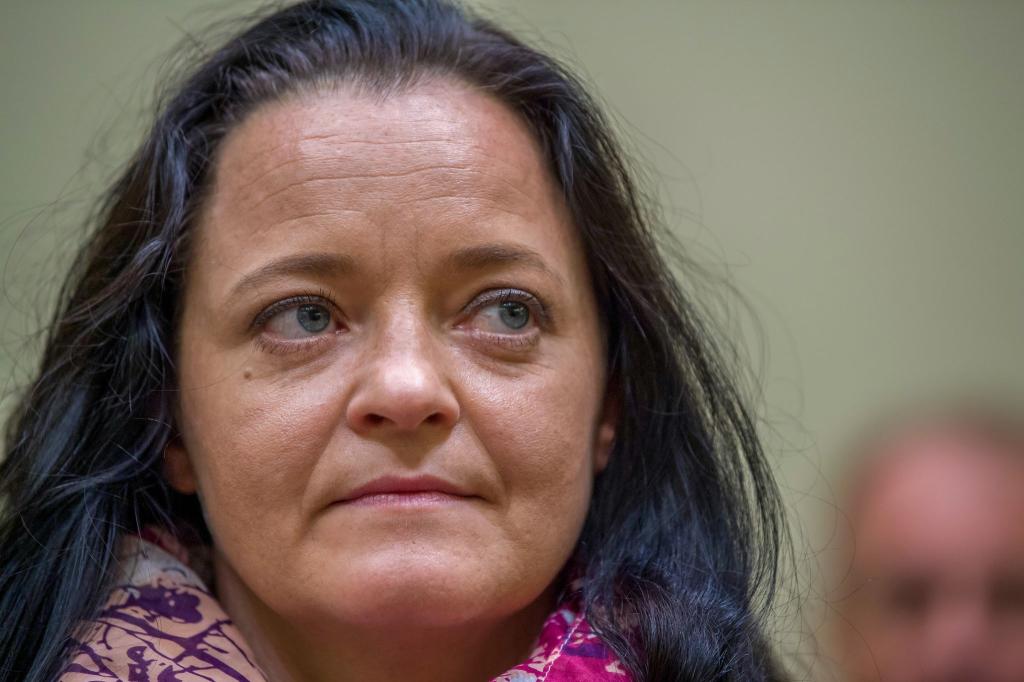 Ist nun Teil eines Neonazi-Aussteigerprogramms: die verurteilte NSU-Terroristin Beate Zschäpe. (Archivbild) - Foto: Peter Kneffel/dpa-Pool/dpa