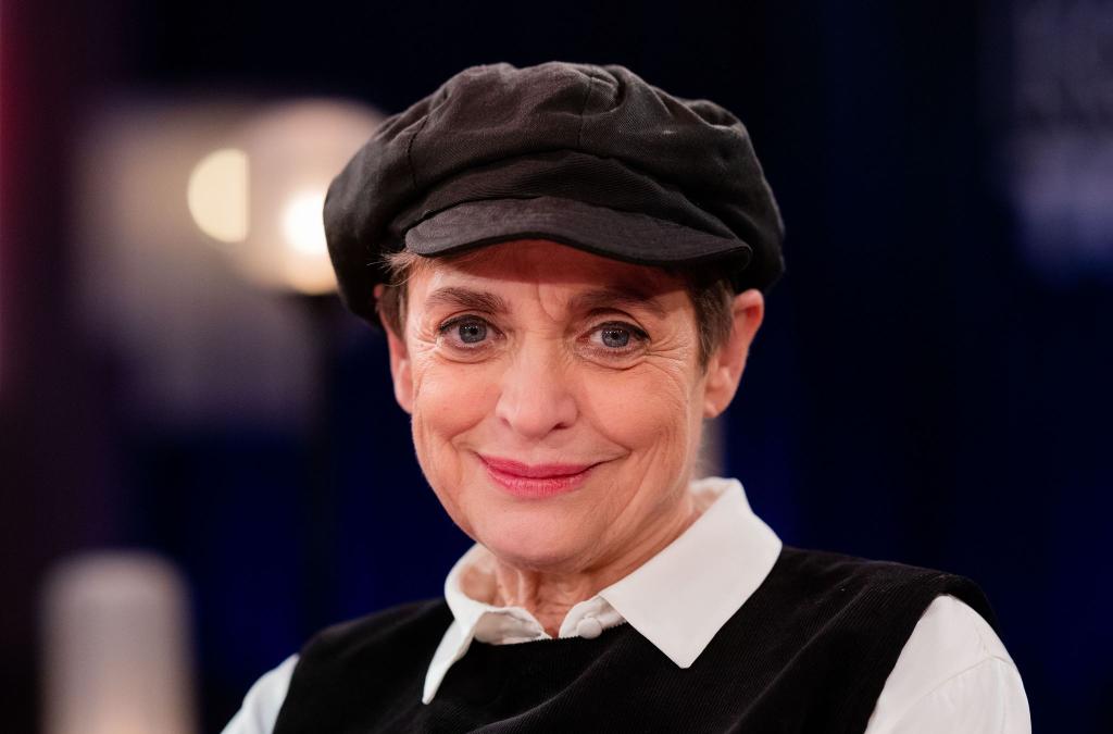 Katharina Thalbach wird wieder zu «Miss Merkel». (Archivbild) - Foto: Rolf Vennenbernd/dpa