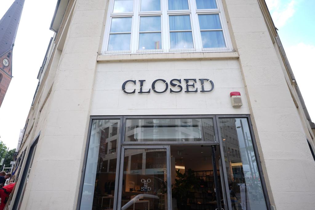 Ein Geschäft der Modemarke Closed in der Hamburger Innenstadt. - Foto: Marcus Brandt/dpa