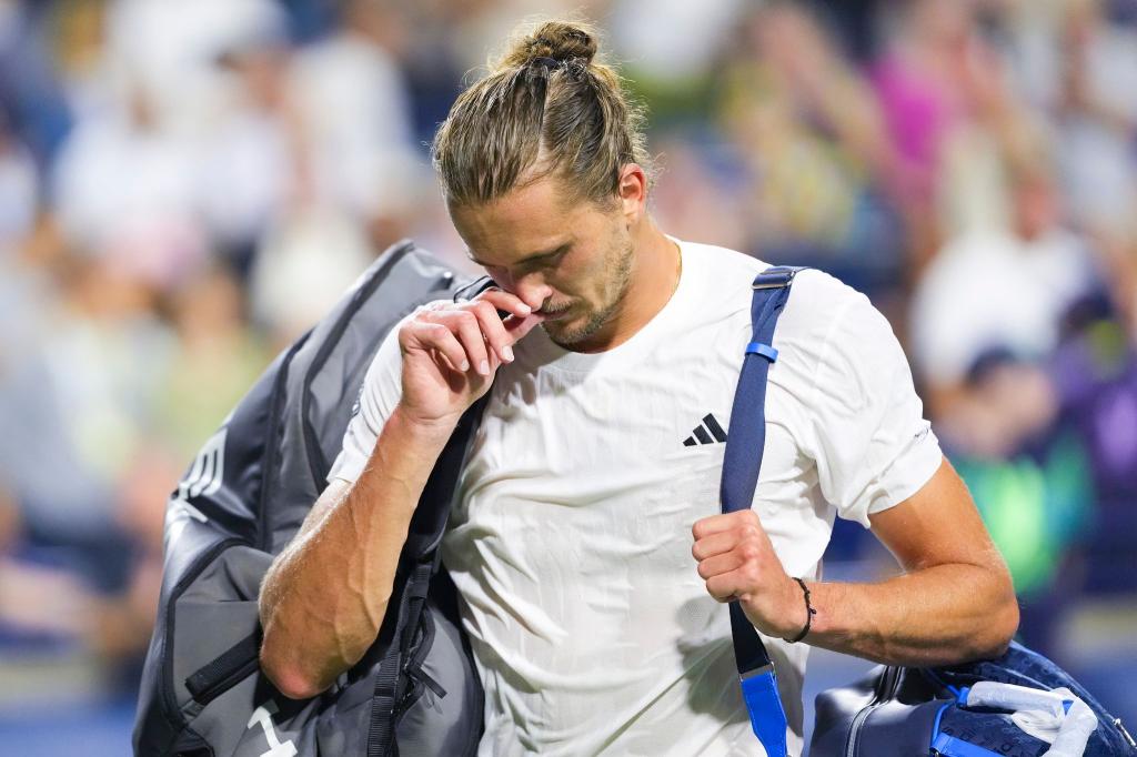 Vergab einen Matchball und verlor im Anschluss das Halbfinale: Alexander Zverev. - Foto: Chris Young/The Canadian Press/AP/dpa