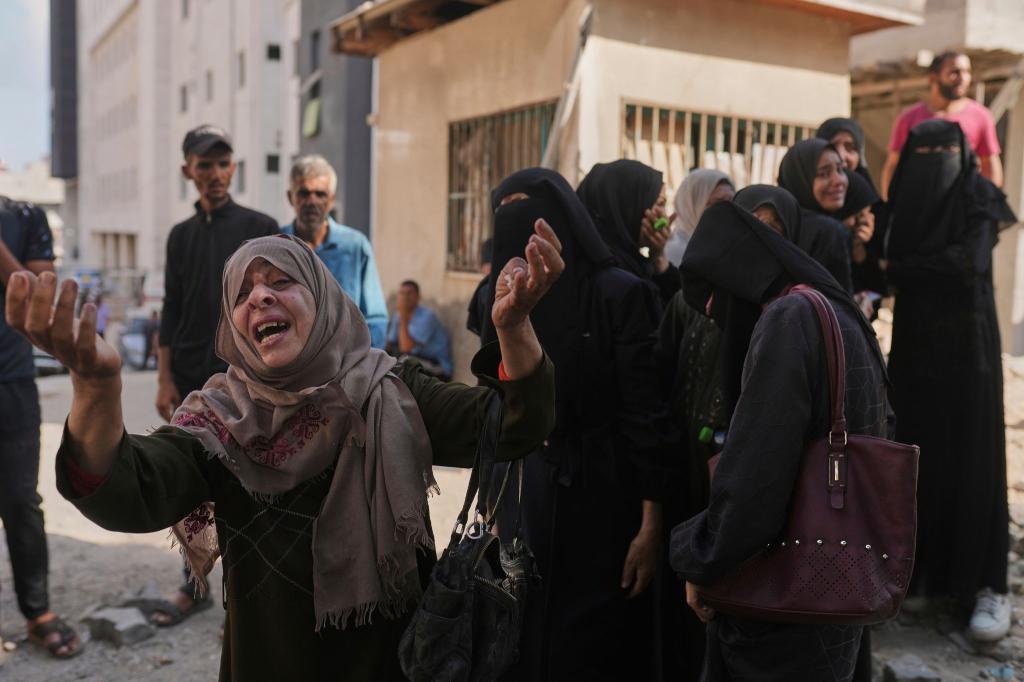Zwar kämen mehr Lastwagen mit Hilfsgütern in den Gazastreifen - allerdings lägen die Zahlen noch unter den vereinbarten, schreibt der EAD. - Foto: Jehad Alshrafi/AP/dpa