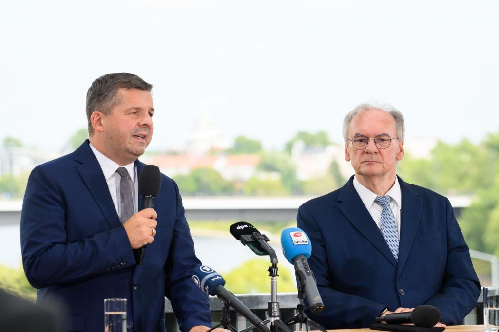 Ministerpräsident Reiner Haseloff hat Sven Schulze als seinen Nachfolger vorgeschlagen. - Foto: Klaus-Dietmar Gabbert/dpa